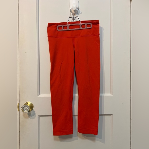 BUNDLE ALERT! 2xLululemon Size 6 crop leggings - Picture 11 of 16